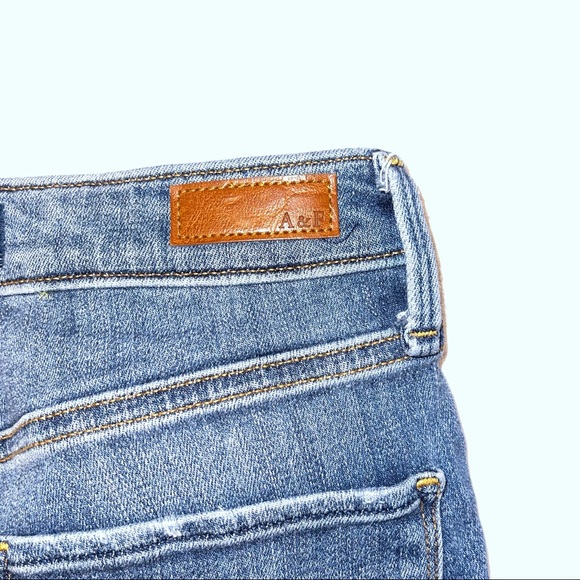 Abercrombie and Fitch High Rise Jeans - Picture 5 of 9